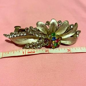Vintage hair clip
